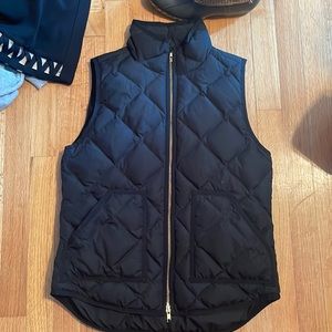 Black J CREW puffer vest size small